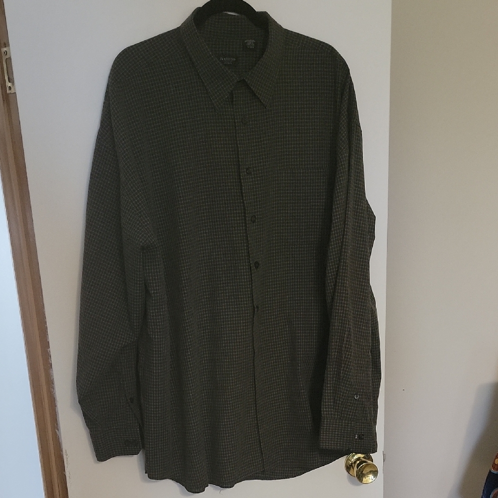 Van Heusen Dark Green Checkered Shirt, Size 3 XLT